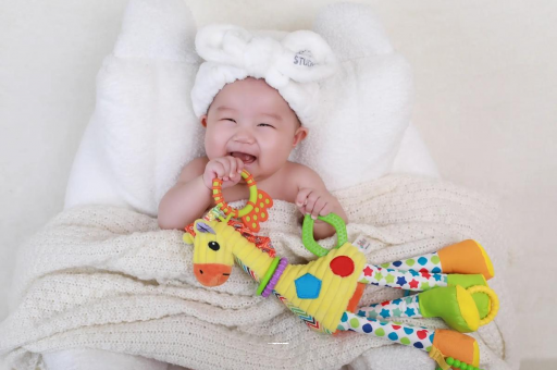 潮州1岁宝宝流鼻涕打喷嚏